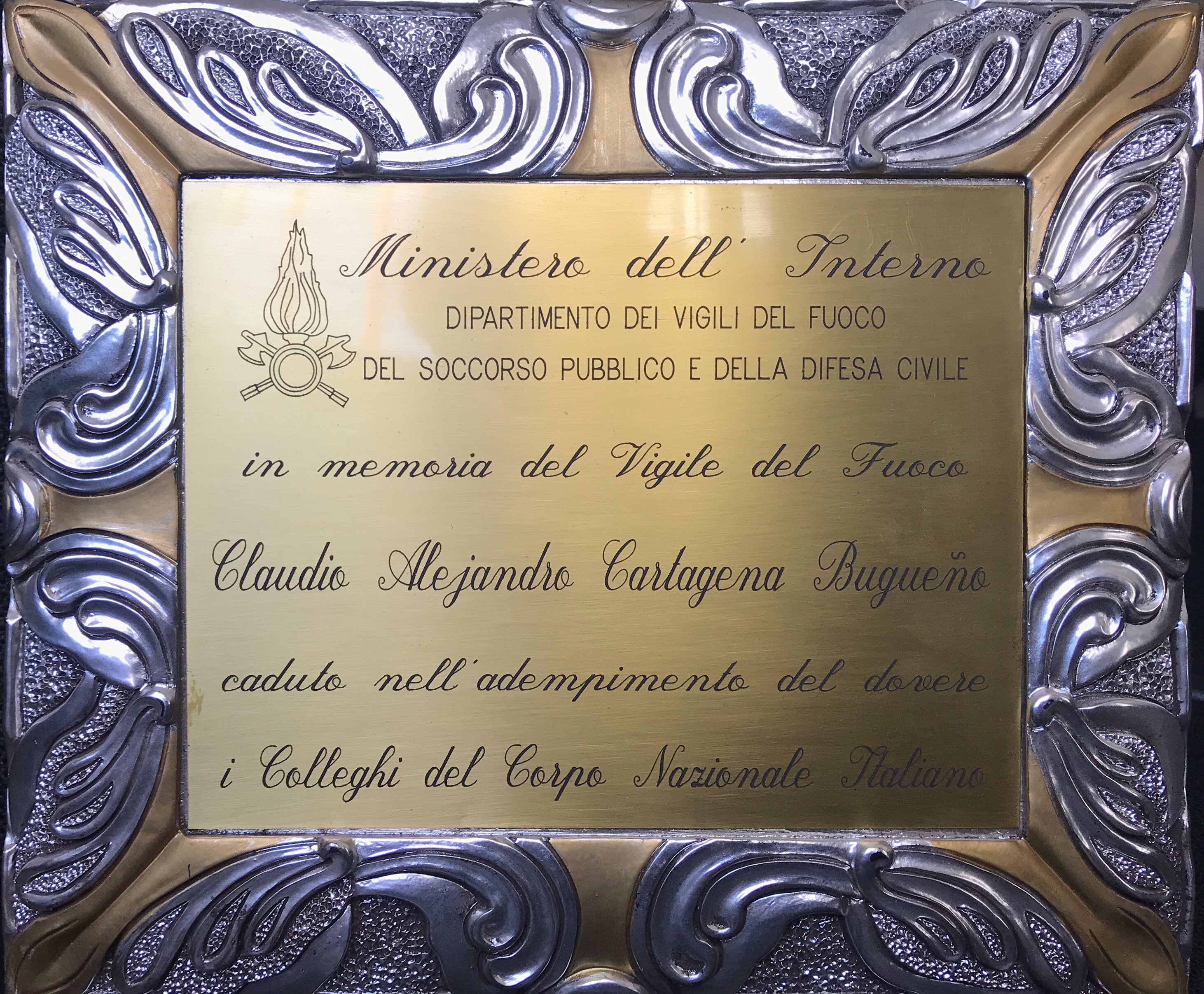Placa conmemorativa del Gobierno de Italia dedicada a Claudio
